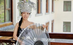 羞羞漫画扯破老师的丝袜